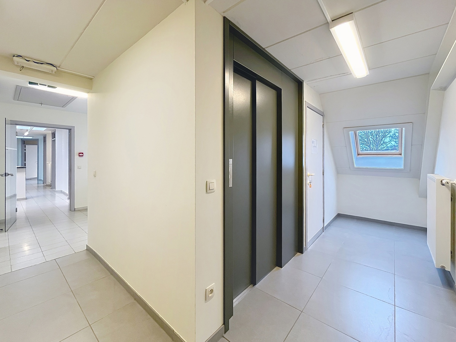 Commercial à louer à Kinrooi - photo 3