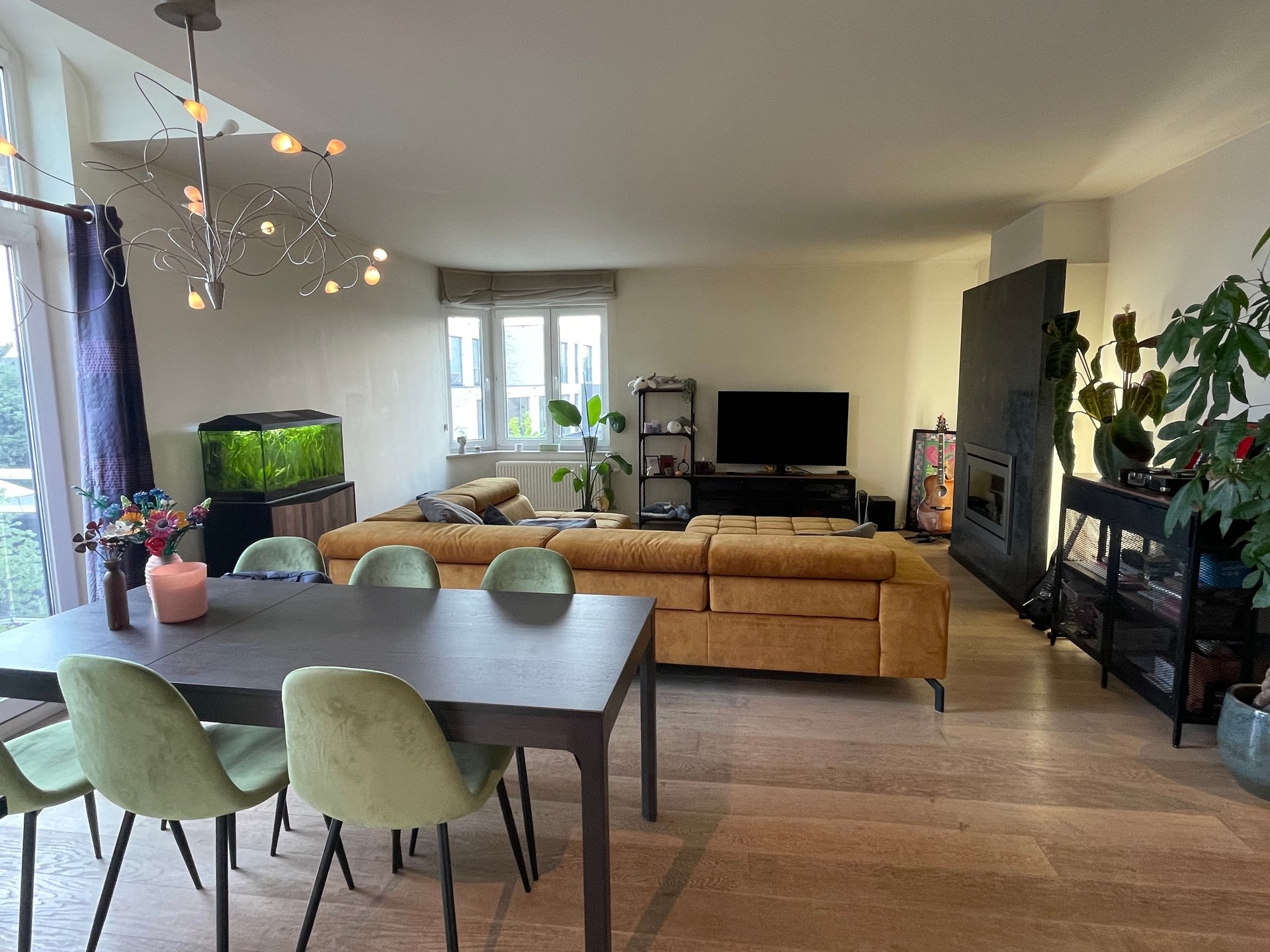 Gunstig gelegen en uitzonderlijk ruim gezellig appartement. - foto 2