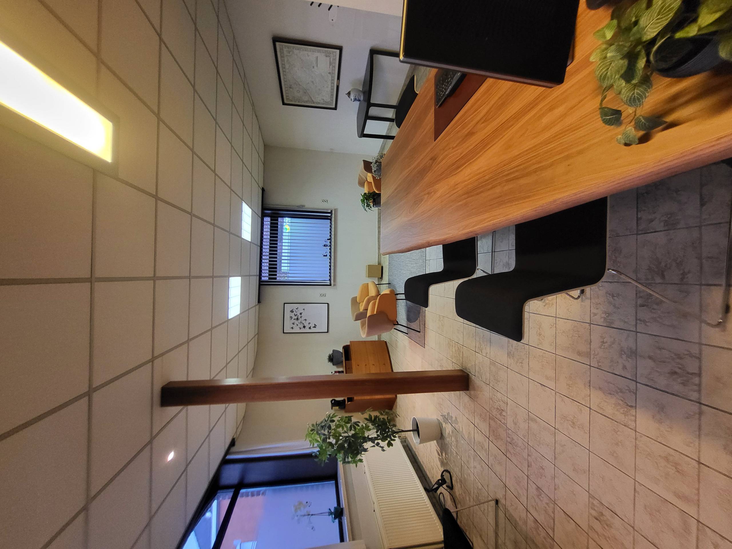 Commerciële (praktijk)ruimte / kantoor op hoeklocatie - foto 1