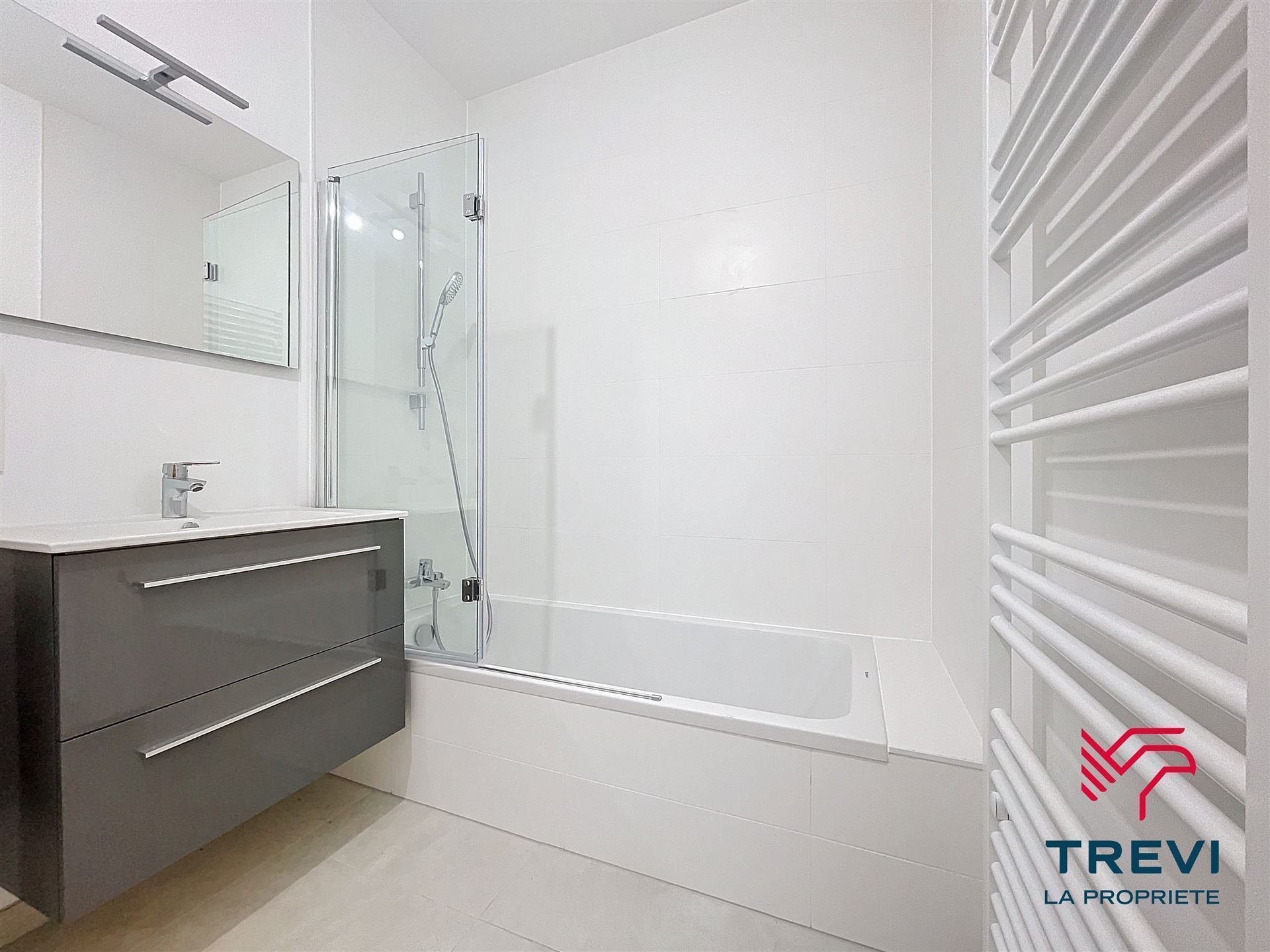 Appartement te huur in Charleroi met 2 slaapkamers - foto 4