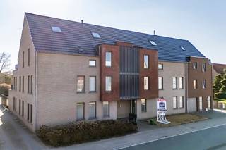 Modern & instapklaar, rustig gelegen appartement, in een kleinschalige residentie van 8 appartementenHet appartement heeft een bruto bewoonbare opp...