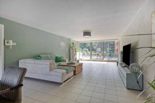  Ruim appartement te koop in hartje GenkOp zoek naar een instapklaar appartement op een toplocatie?Dit ruime appartement ligt pal in het centrum van...