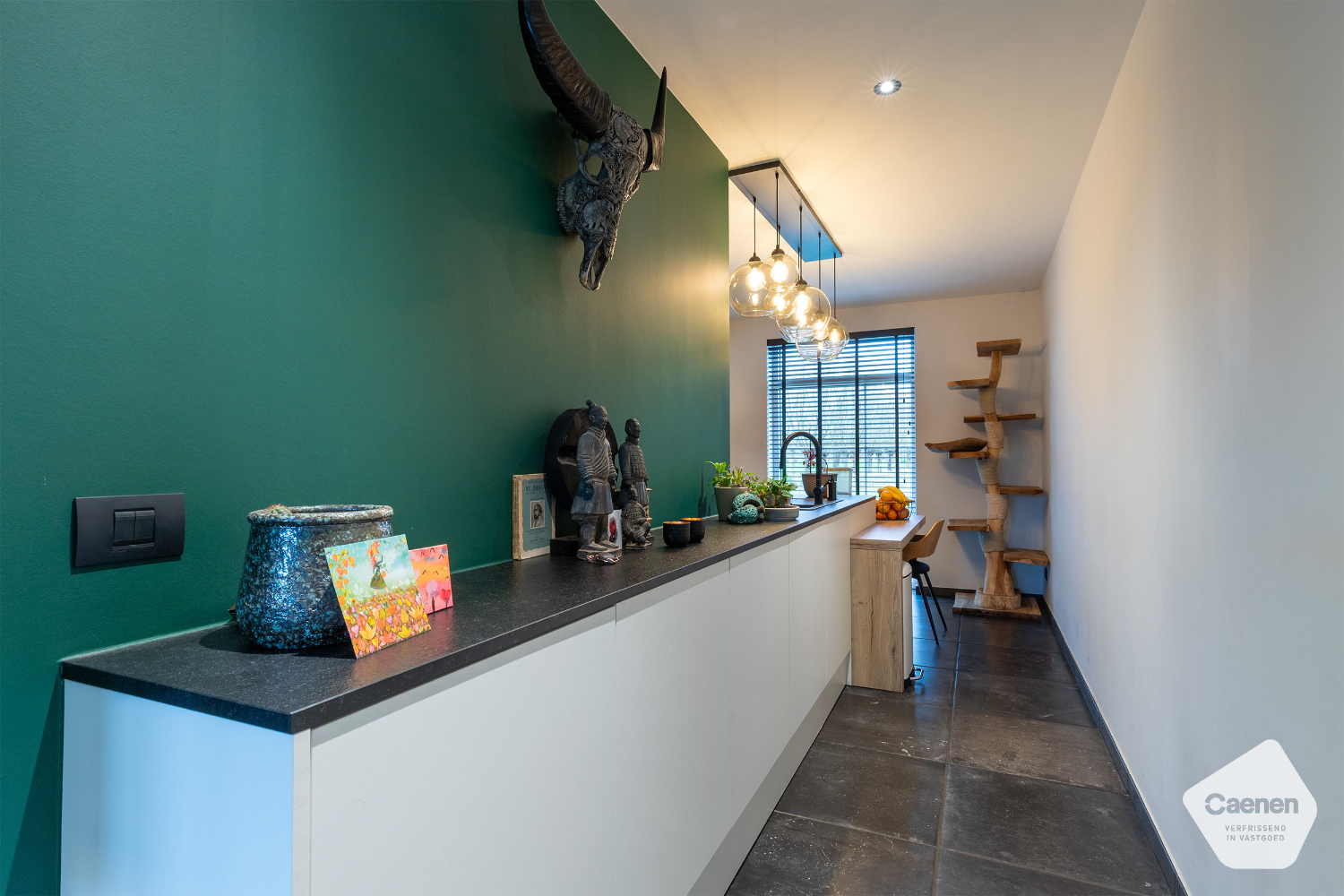 Recente instapklare woning ( BJ 2021) in een doodlopende straat met 4 slaapkamers, carport en tuin. - photo 5