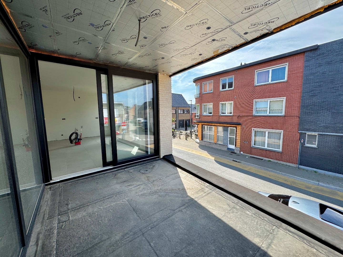 Ruim hoekappartement met 3 slaapkamers en terras - foto 3