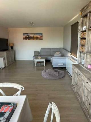 Duplex appartement op de 2de verdieping - 144 m².3 slaapkamers ( 45/14/10 m² ) - badkamer met ligbad/douche - apart toilet - berging - open keuken -...
