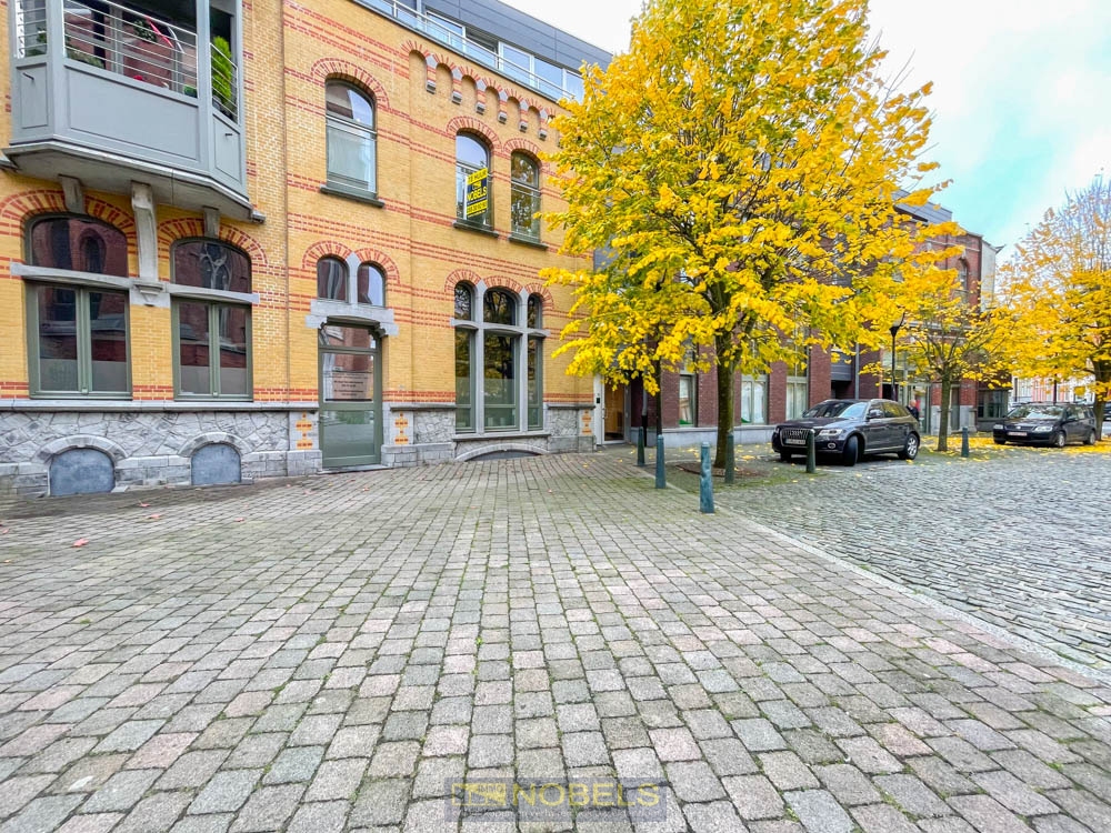 Te huur, leuk appartement met autostaanplaats op aangename locatie te Ronse - photo 2