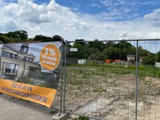 AANKOOP MOGELIJK AAN 6% BTW - Residentie "Ten Hove" is heel aangenaam gelegen nabij het schilderachtige dorpsplein van het gezellige Wieze. In...