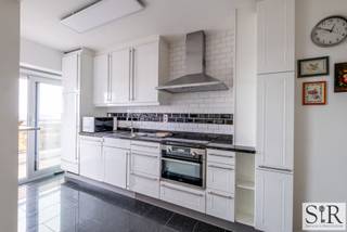 Dit recent, tot in de puntjes gerenoveerd appartement is gelegen in residentie Terbegijnenweide op een boogscheut van Mechelen centrum. De ramen...