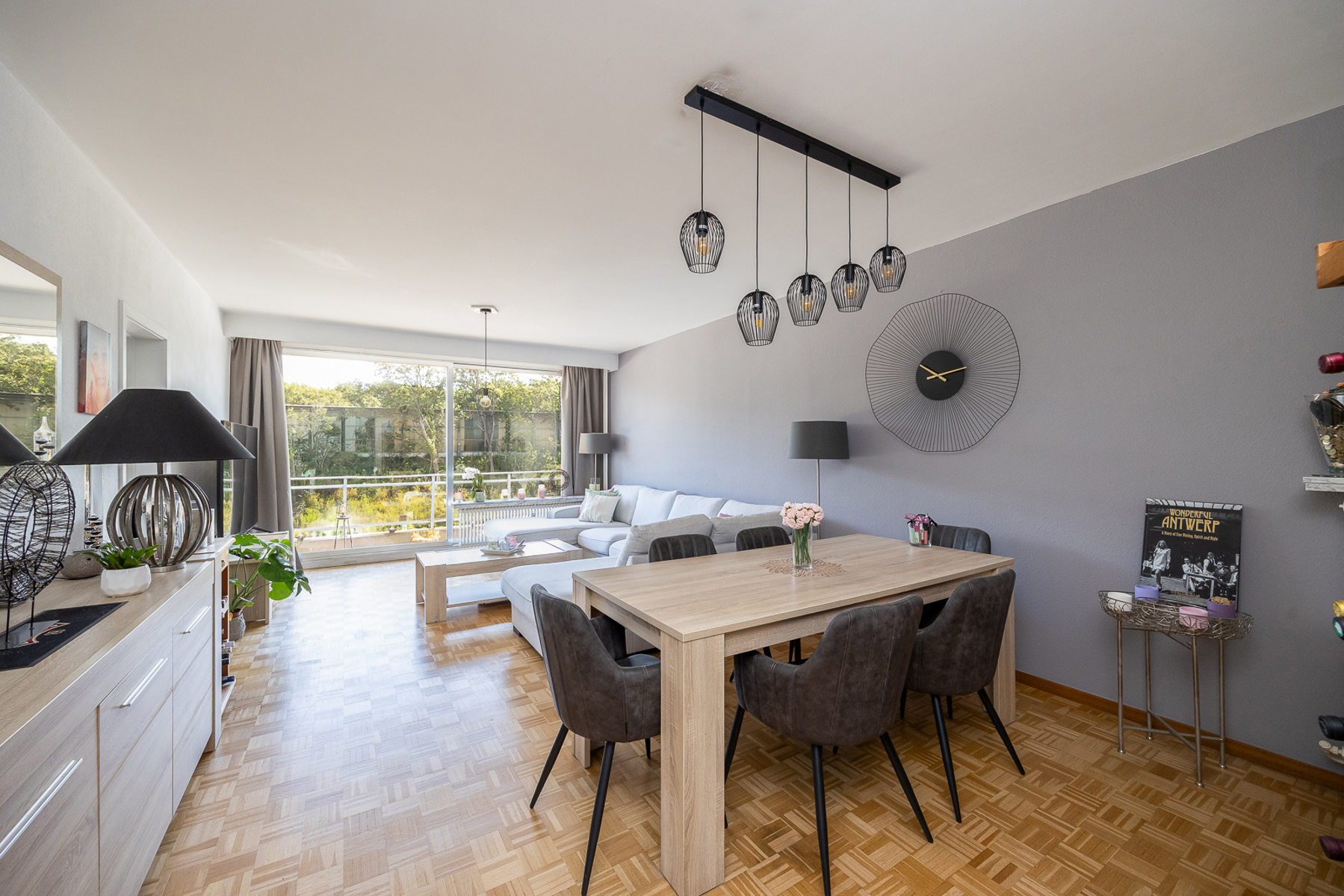 Lichtrijk 2-slaapkamerappartement met terras - foto 2