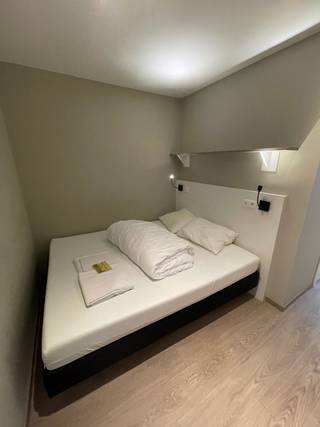 De suite is centraal gelegen in Blankenberge tussen zeedijk en jachthaven. Deze Suitekamer wordt verhuurd en kan aanzien worden als investering of...