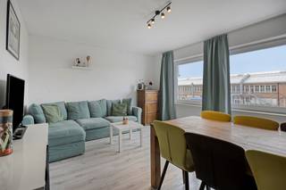 Mechelen: Gerenoveerd appartement met slaapkamer en bureelDit appartement is gelegen net buiten de Mechelse Vesten en maakt deel uit van een gebouw...