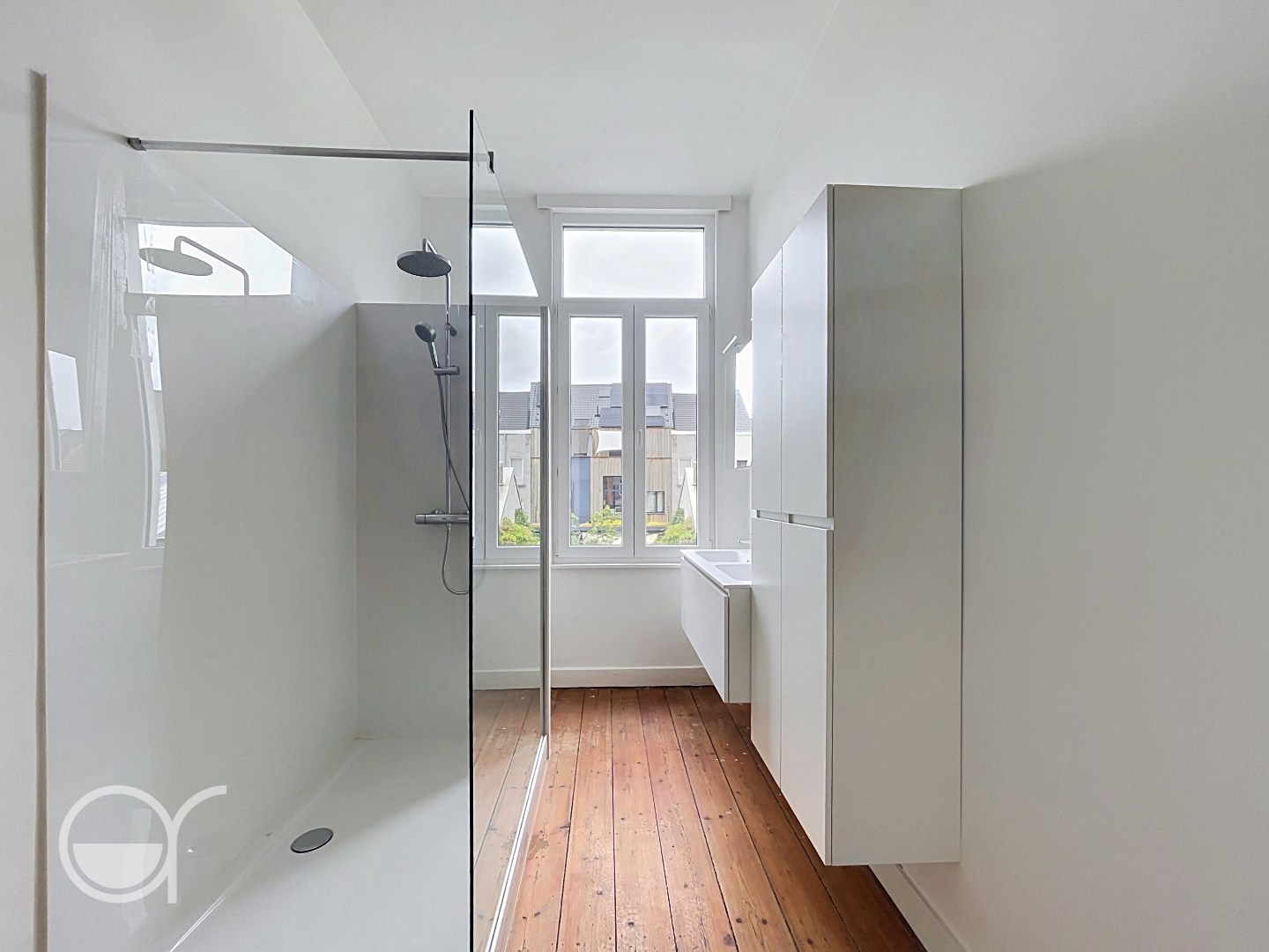 Opgefriste rijwoning met 2 slaapkamers en tuin - foto 4