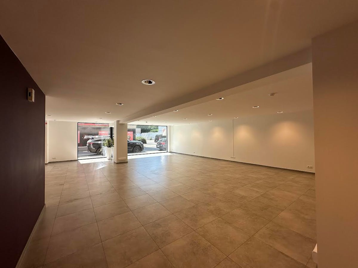 Espace de bureau de 162 m² à louer dans un emplacement privilégié à Waregem. - photo 4