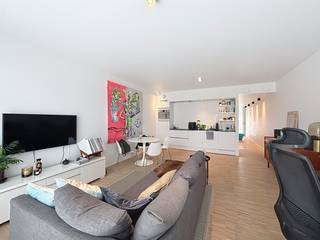 't Eilandje-Cadixwijk: Semi-gemeubeld en luxueus afgewerkt appartement met terras (zuid-georienteerd) en zicht op mooie binnentuin. Indeling:inkomhal...