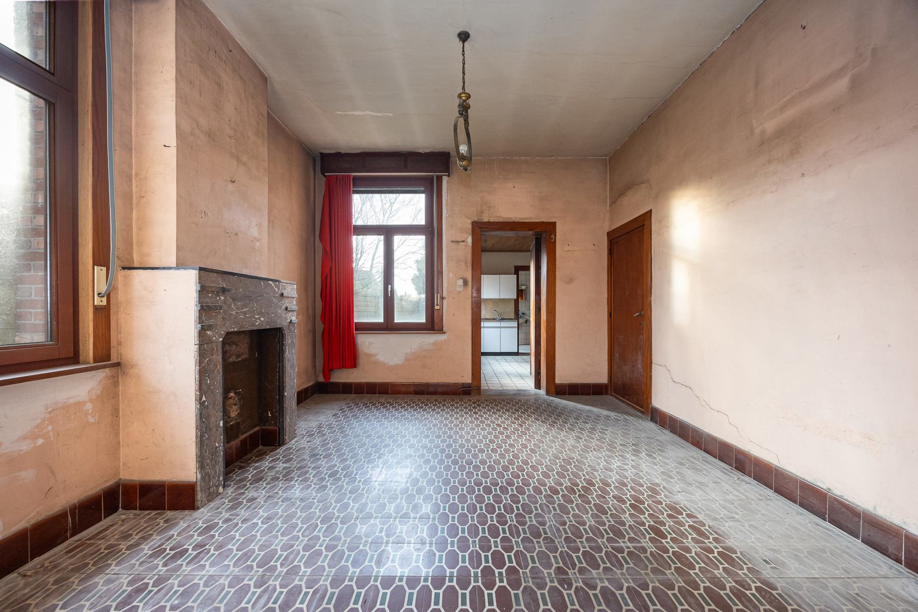 Te renoveren halfopen bebouwing met 3 slaapkamers in het centrum van Merksplas.  - foto 4