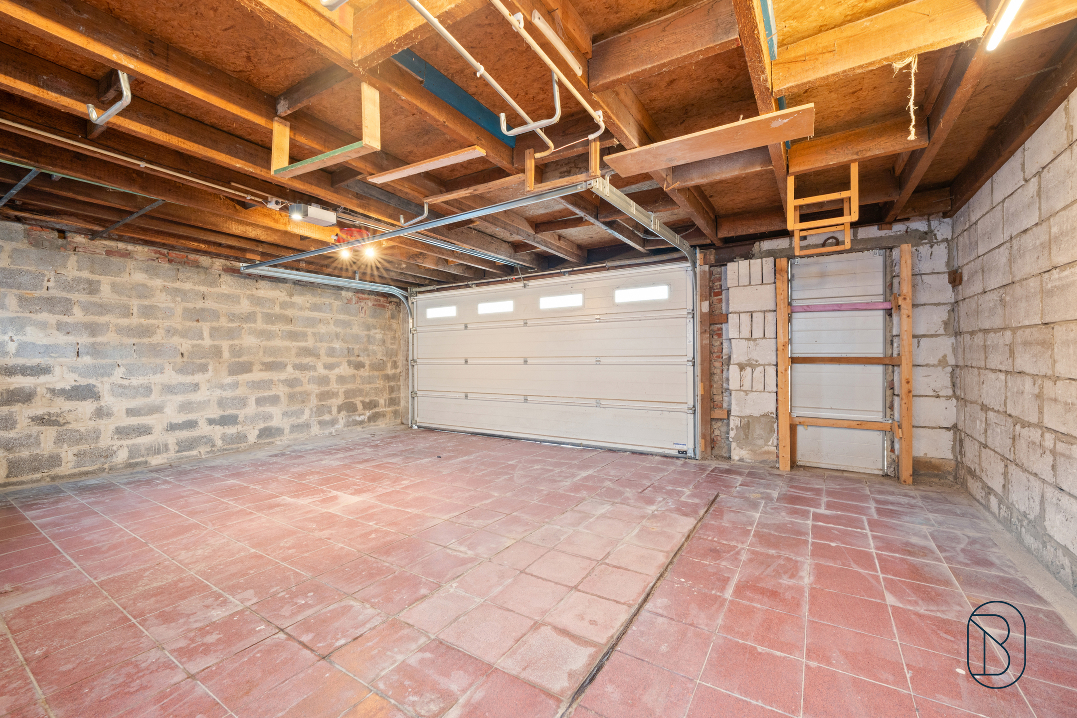 Ruime gezinswoning met 4 slk, garage &amp; tuin in rustige buurt - foto 3