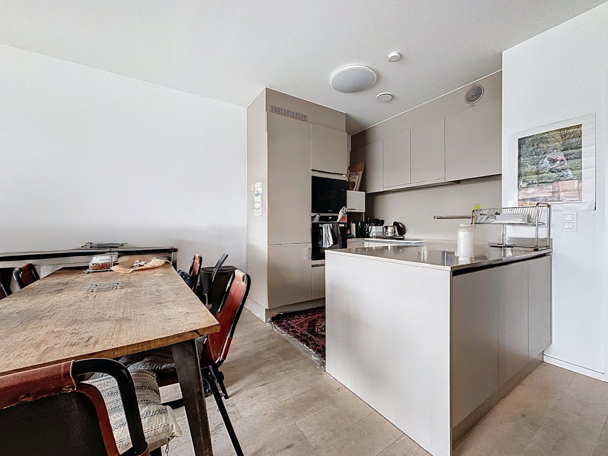 Brussel : Mooi 2 slaapkamer appartement + parking - foto 4