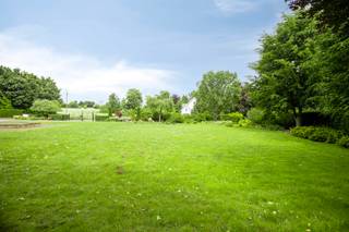 Ben je op zoek naar een ruime en unieke locatie om jouw droomhuis te bouwen? Deze prachtige bouwgrond van 1544 m² biedt alle mogelijkheden voor...