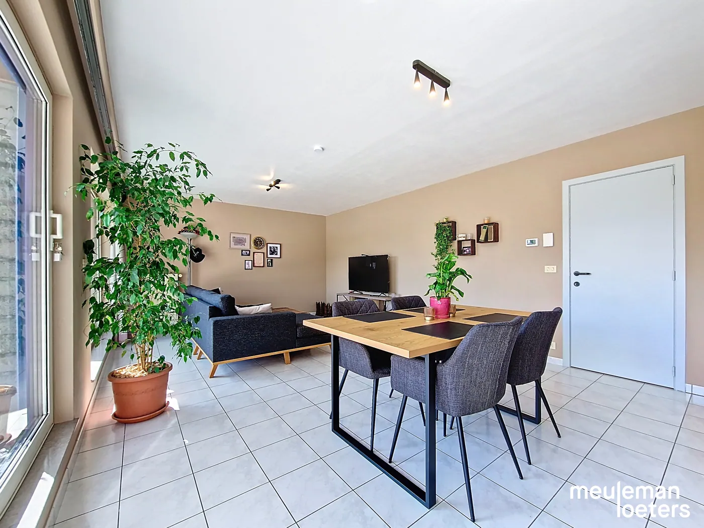 Appartement sous les toits avec grande terrasse - photo 4