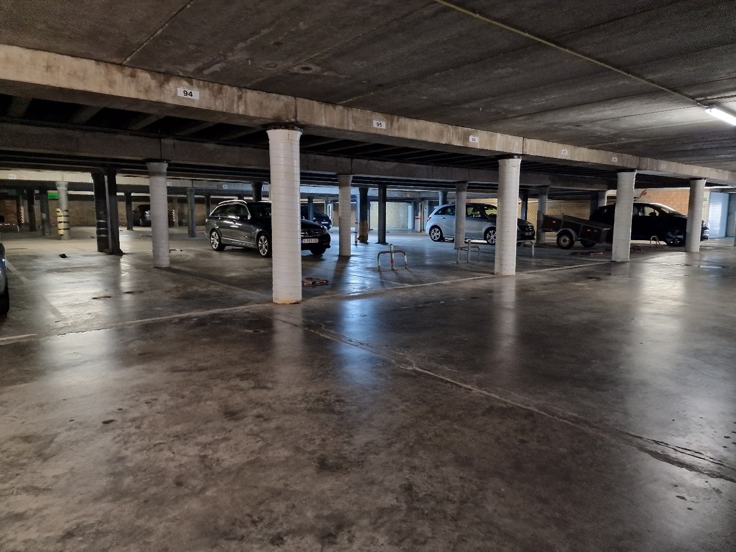 GARAGEBOX 12 TE KOOP GELEGEN ONDER DE RESIDENTIES "WESTLAND &amp; WELLINGTON" VLAKBIJ DE LEOPOLD I ESPLANADE TE DE PANNE - foto 5