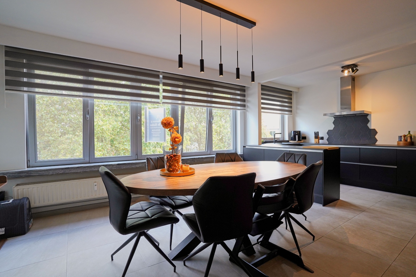 Instapklaar en lichtrijk appartement op toplocatie nabij het Rivierenhof - foto 5