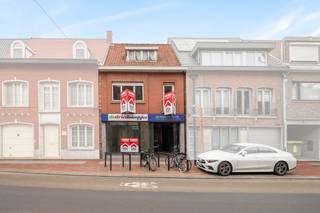 Bent u op zoek naar een multifunctioneel pand met woonst, gelegen in de winkelstraat van Zwijndrecht? Lees dan zeker even verder ! Dit pand biedt...