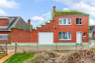 In het landelijke Denderhoutem bevindt zich deze bouwgrond voor 2 gesloten bebouwingen in een rustige voetgangersstraat.De woning is gelegen bij de...