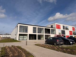 In het bedrijvenpark De Zwaan in Schoten bevindt zich dit recente bedrijfsgebouw met een magazijnruimte van ca. 1.200 m² op een uitstekende...