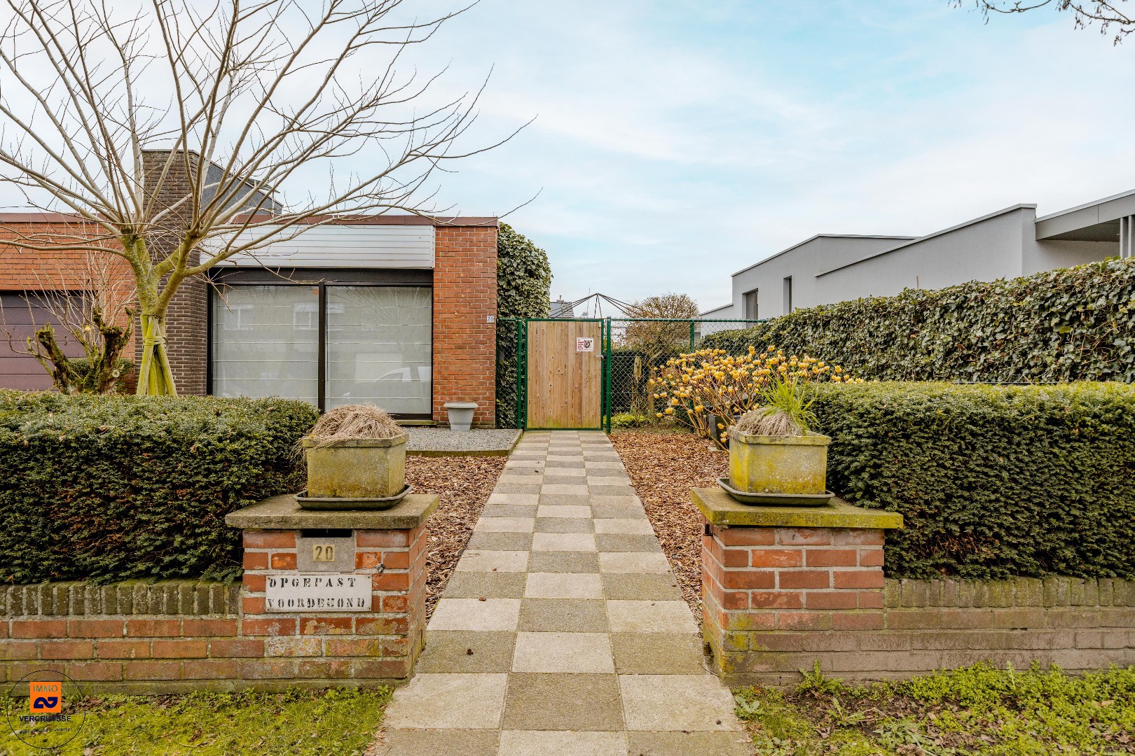 Sfeervol en rustig gelegen bungalow in een rustige woonwijk te Evergem - foto 2