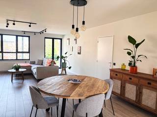 Instapklaar en ruim appartement met terras in hartje RetieOp zoek naar een comfortabel en centraal gelegen appartement? Dit gerenoveerde appartement...