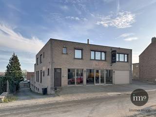 Located at Leopoldstraat 891 in Ninove, this highly versatile property enjoys easy access and excellent exposure. Currently used as a 225 sqm...