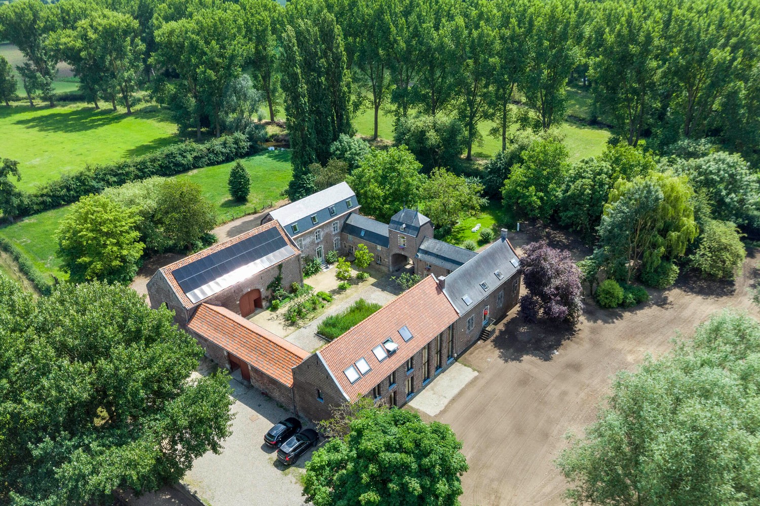 Uitzonderlijke woning midden in het groen - foto 4