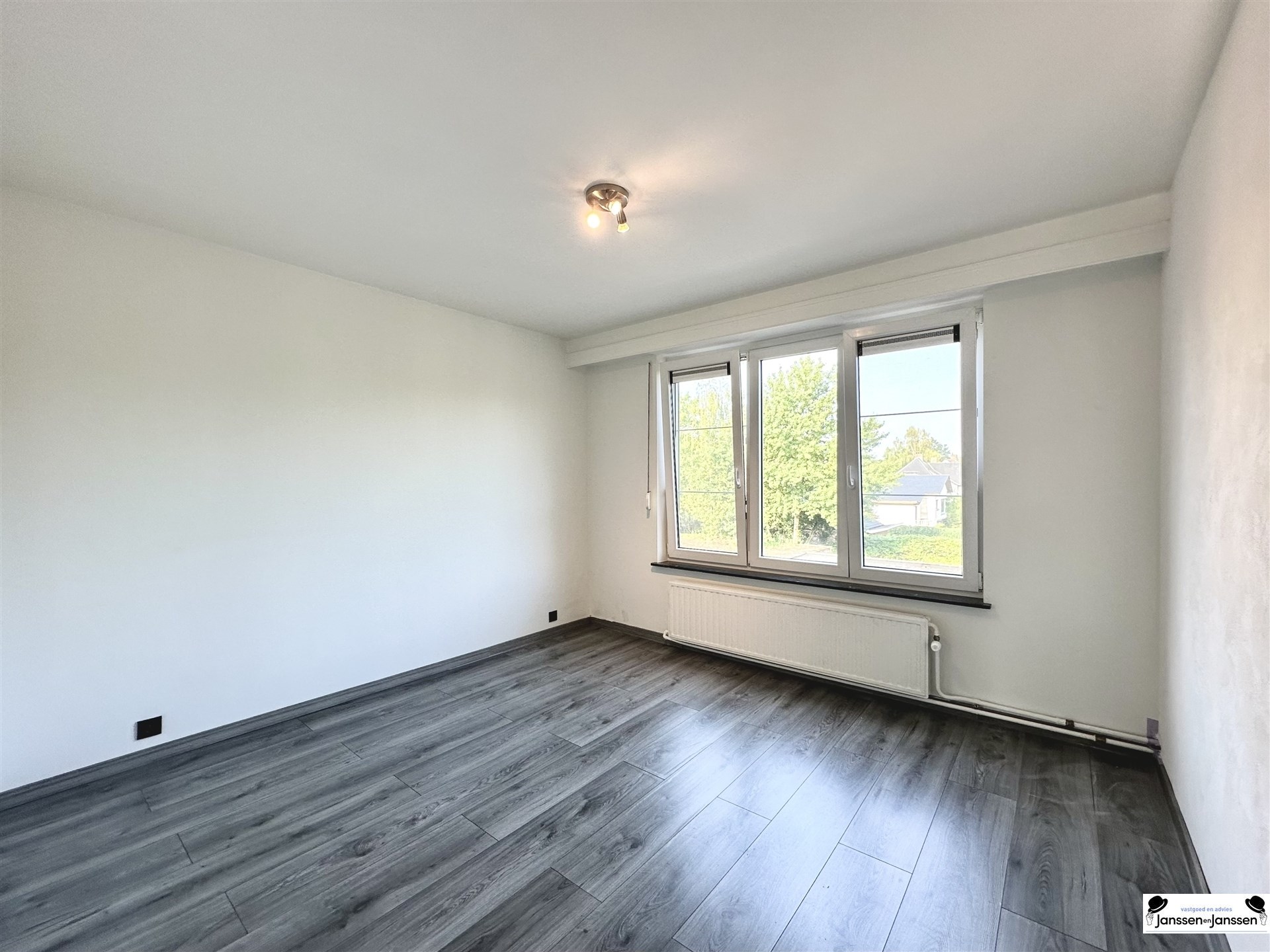 Duplex Appartement (108m²) met 3 tot 4 Slaapkamers, Garagebox en Terras (30m²) in Schoten - foto 4