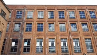 Magazijn te Schelle met grondoppervlakte van 5100 m²Vrije hoogte: 23,40 mOpen vrije ruimte: +/- 36 m x 82 mRolbrug 16 ton & goederenlift aanwezig3...