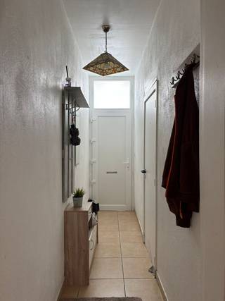 Nabij het centrum van Gent vind je deze verrassend ruime woning met 4 slaapkamers.Met een mobiscore van 9/10 ben je zeker van een woning met een...