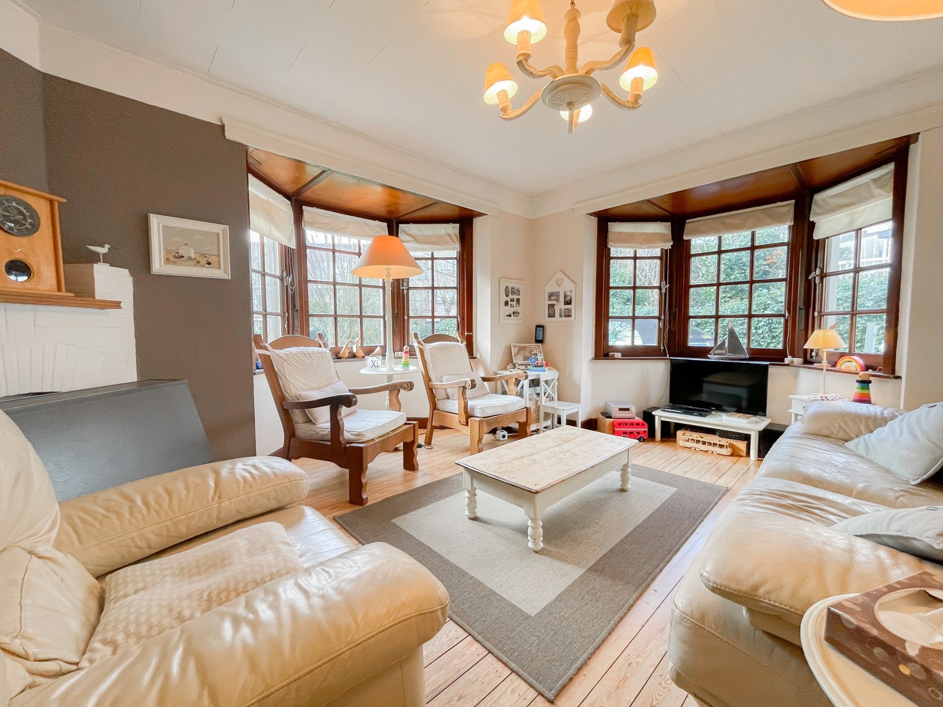 Uiterst charmante villa, rustig gelegen in één van de paadjes in het Zoute op wandelafstand van de zee. - foto 5