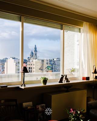 GENT - Ruim drie-slaapkamerappartement met groot terras te koop aan het Gentse Zuidpark Gelegen aan de Hubert Frère-Orbanlaan 391 vindt u op de...