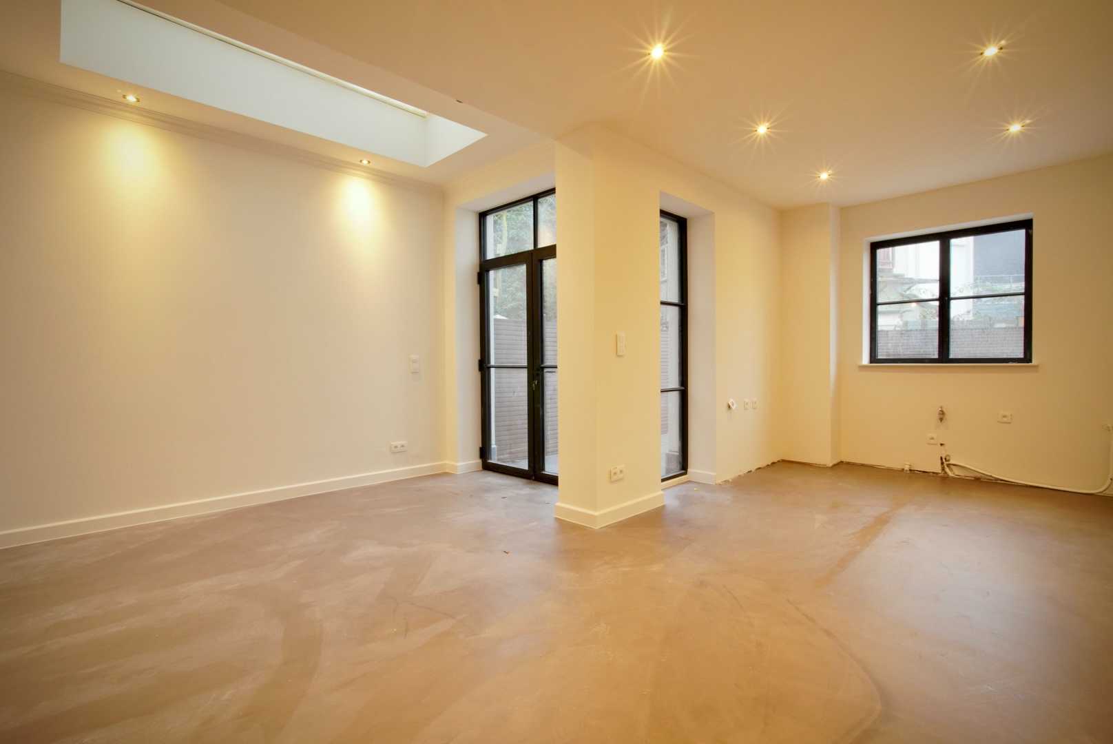 Huis te koop in Berchem met 6 slaapkamers - foto 1