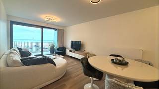 Kijk nu al uit naar een mooie zomer in dit prachtig nieuwbouwappartement met frontaal zeezicht op een AAA locatie in Oostende, op wandelafstand...