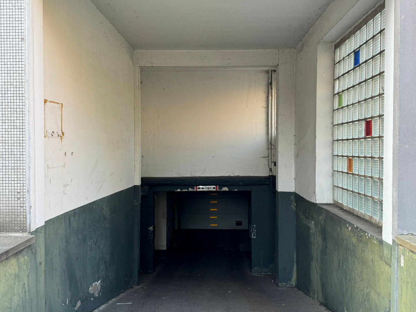 Garage for sale in Borgerhout - photo 1