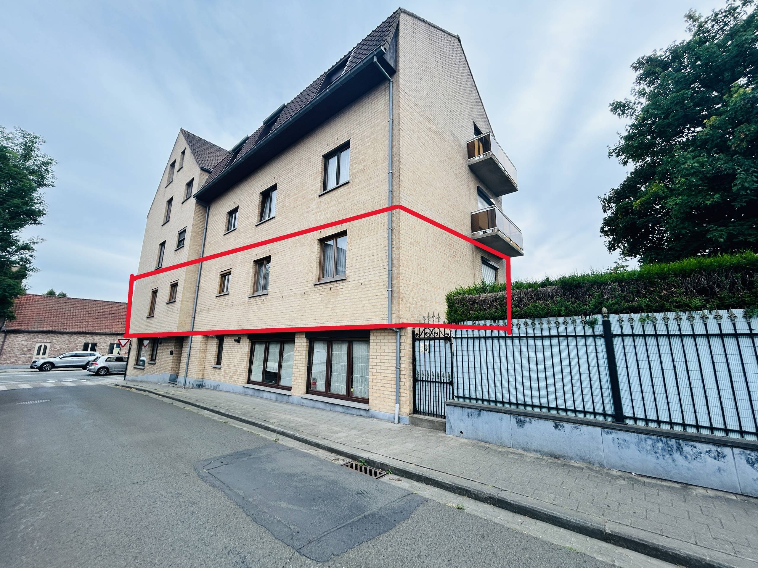 Ruime 3-slpk appartement met lift &amp; 2 garages optioneel - foto 2