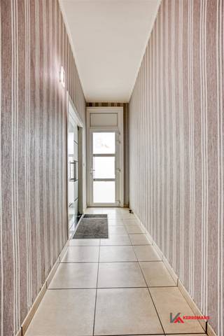 Deze goed onderhouden, energiezuinige woning is volledig instapklaar en biedt alles wat je nodig hebt voor comfortabel wonen. Op het gelijkvloers...