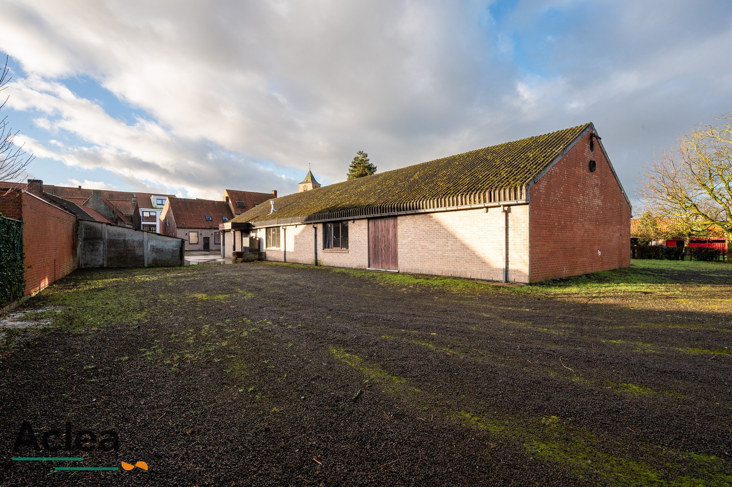 Multifunctionele eigendom bestaande uit café met appartement en feestzaal - foto 3