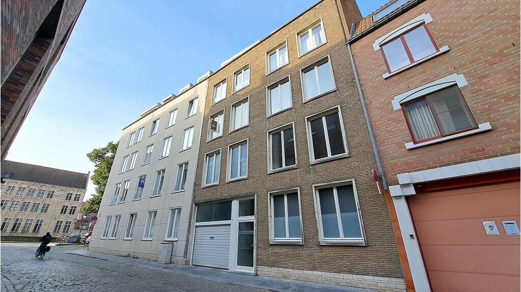 Ruim en lichtrijk 2-slaapkamerappartement met Garage te koop in Brugge - foto 3