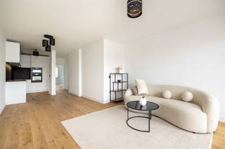 Als eerste bewoner na een totaalrenovatie trek je dit prachtige appartement in zonder zorgen. Met z’n 90 m² bewoonbare oppervlakte, 2 kamers,...