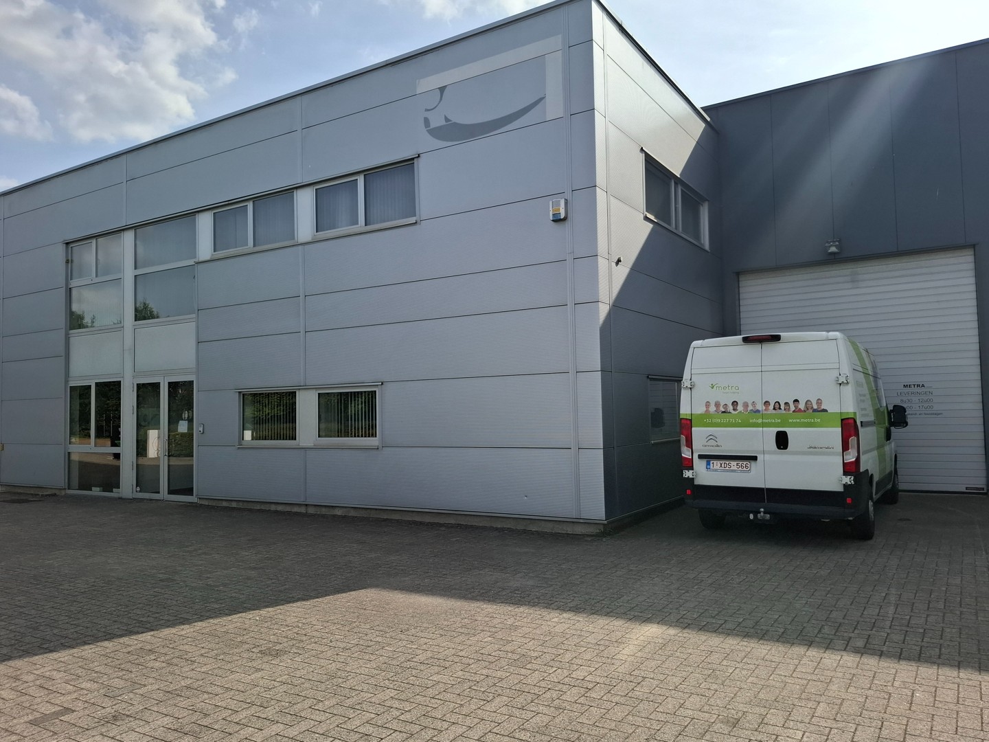 UITSTEKEND BEDRIJFSPAND TE KOOP IN GENTBRUGGE - foto 4