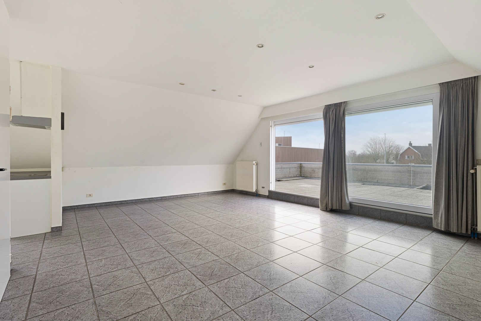 Loods met appartement op ruim perceel 1.585 m² te Roeselare - foto 3