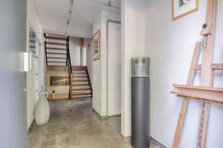 Vous recherchez une maison prête à emménager dans un environnement calme et adapté aux enfants ? Cette maison de Kruibeke offre l'équilibre...
