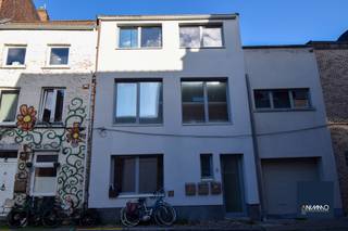 Dit prachtig recent appartement kan je ontdekken op een toplocatie in Tienen. Heerlijk gelegen in de binnenstad nabij de markt, met...