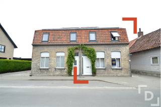 Gezellige stadswoning met tuintje & garage.Deze 2-slaapkamerwoning bevindt zich in het centrum van Poperinge, dichtbij kleinhandel, openbaar vervoer,...